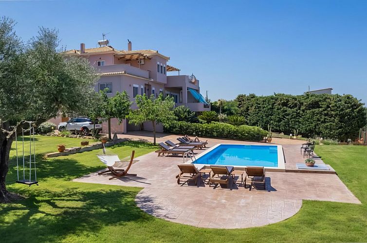 Vrijstaande woning in Kyparissia