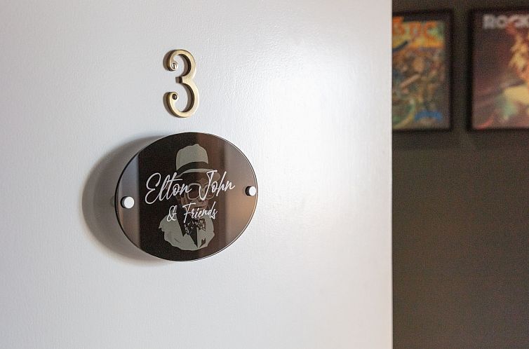 Appartement Elton John & Friends
