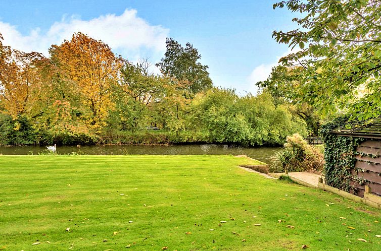 Vakantiehuis Islip Mill House - Beautiful Riverside Home