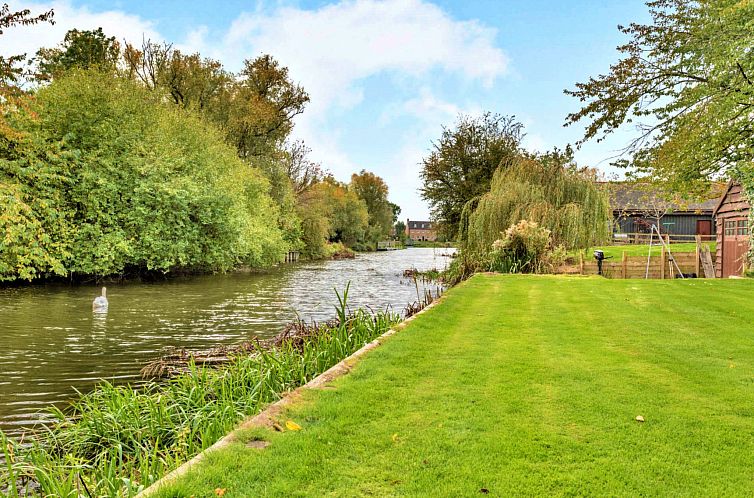 Vakantiehuis Islip Mill House - Beautiful Riverside Home