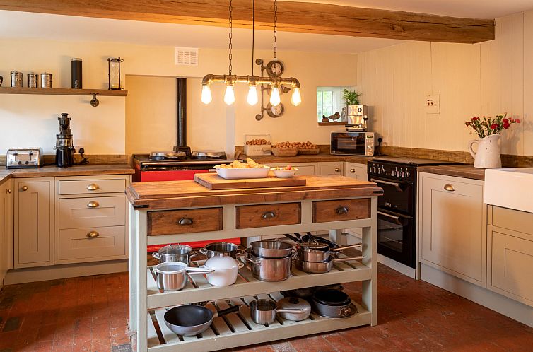 Vakantiehuis Islip Mill House - Beautiful Riverside Home