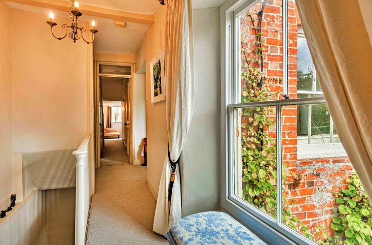 Vakantiehuis Islip Mill House - Beautiful Riverside Home