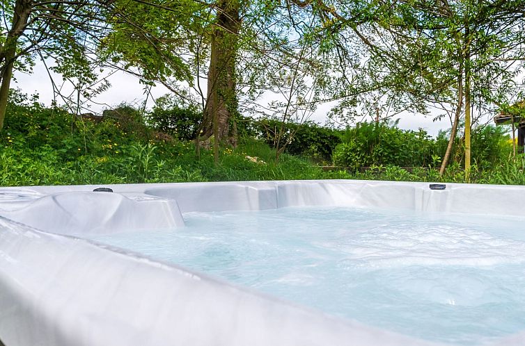 Vakantiehuis Lodge 2 - Hot Tub