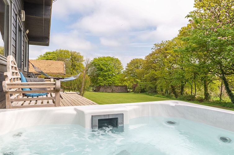 Vakantiehuis Lodge 6 - Hot Tub Lodge