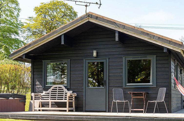 Vakantiehuis Lodge 6 - Hot Tub Lodge