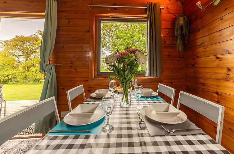Vakantiehuis Lodge 4 - Hot Tub Lodge