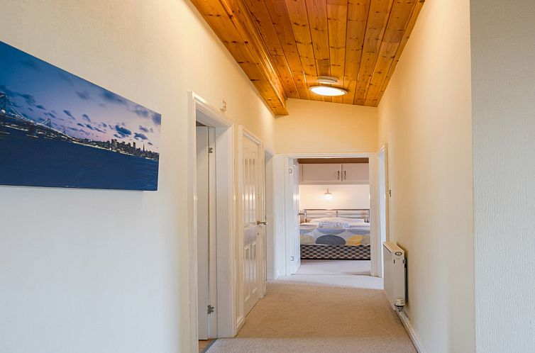 «Whitsand Bay Lodge»