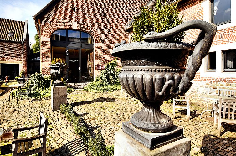 Hof van Aken