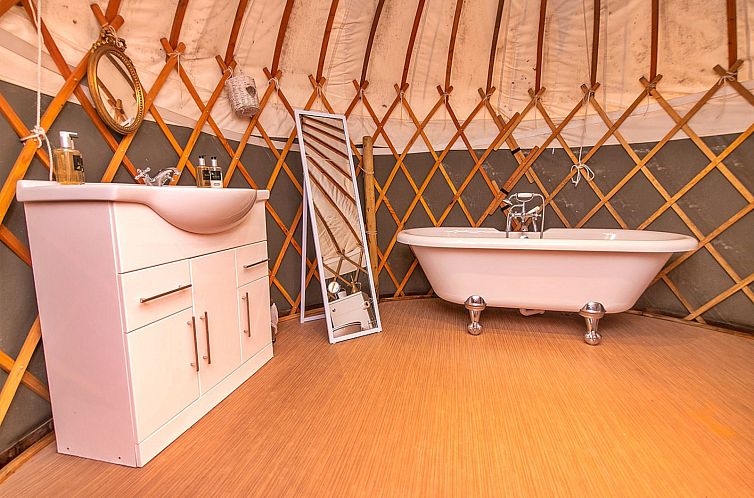 «Bramble Yurt»