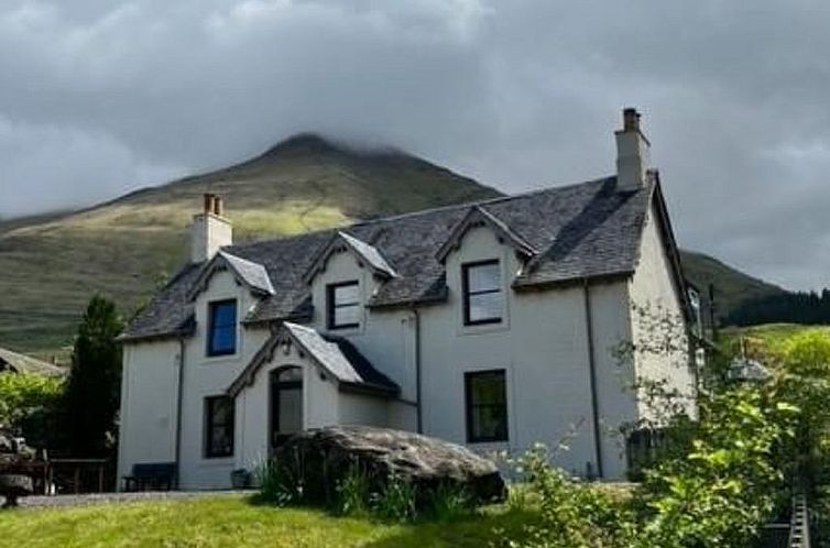 Vakantiehuis Benmore Farm House in Stirling mit Bergblick