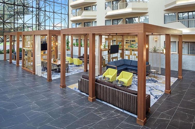 DoubleTree by Hilton Hotel Newark Airport