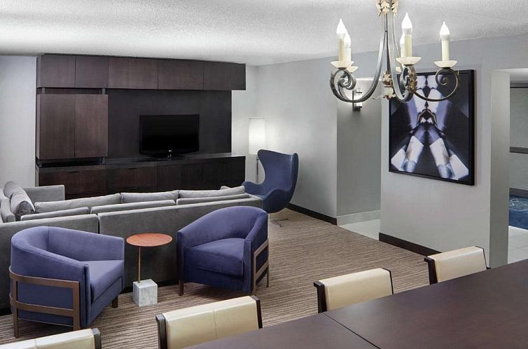 DoubleTree by Hilton Hotel Newark Airport
