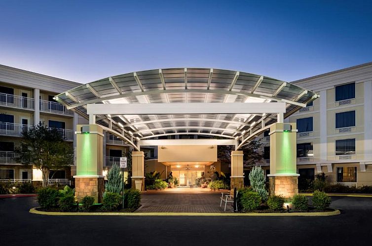 Holiday Inn & Suites Atlanta Airport North, an IHG Hotel