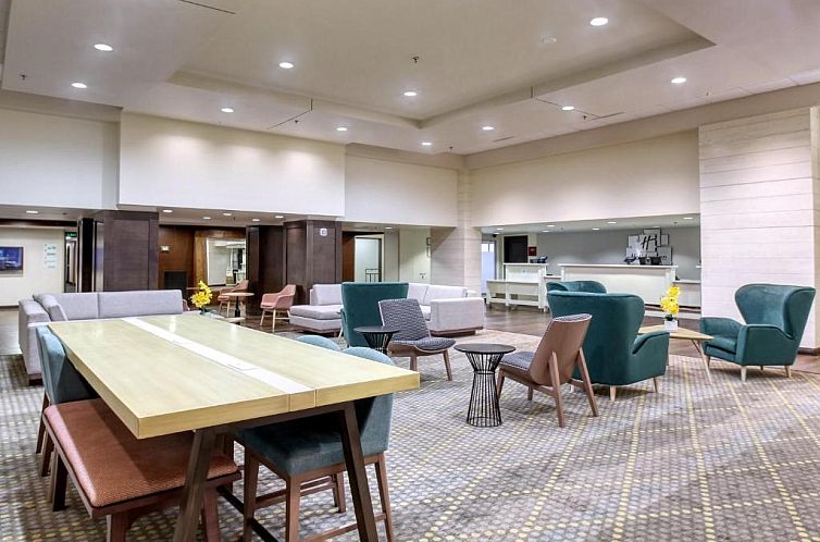 Holiday Inn & Suites Atlanta Airport North, an IHG Hotel