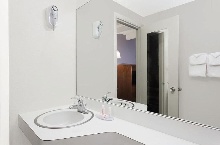 Howard Johnson by Wyndham Vero Beach / Downtown