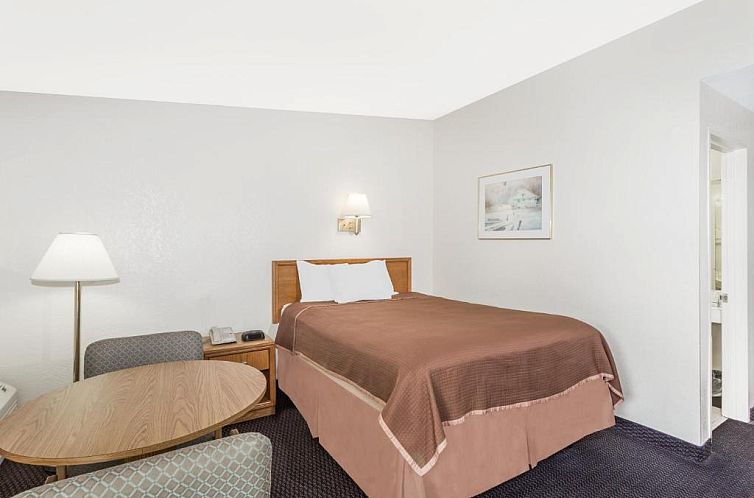 Howard Johnson by Wyndham Vero Beach / Downtown