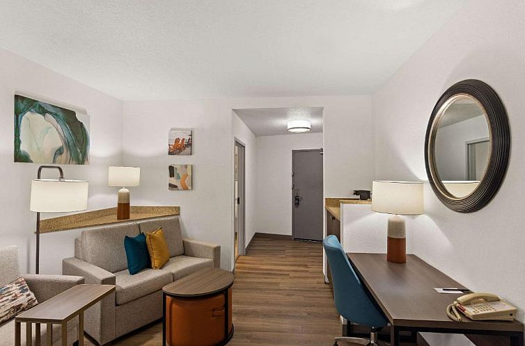 Comfort Suites Vero Beach I-95