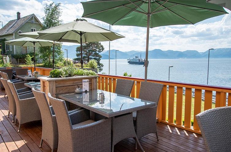 Lavik Fjord Hotel & Apartments