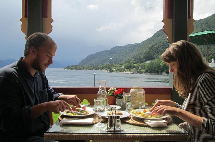 Lavik Fjord Hotel & Apartments