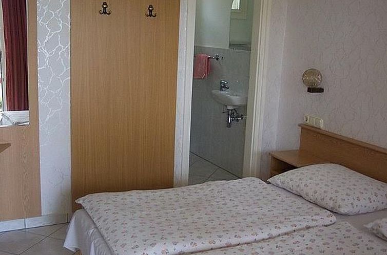 Appartement mit Garten, Terrasse und Grill