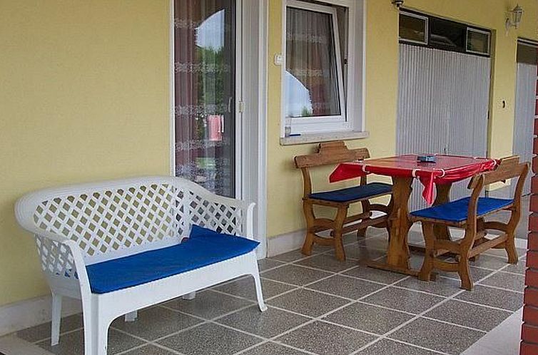 Appartement mit Garten, Terrasse und Grill