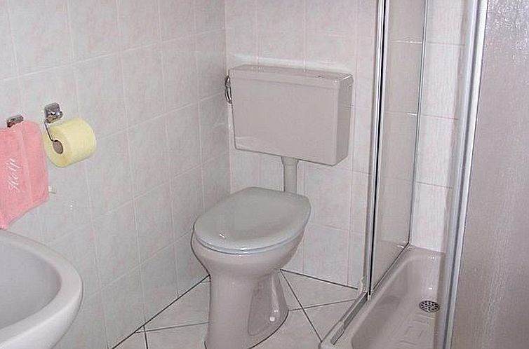 Appartement mit Garten, Terrasse und Grill