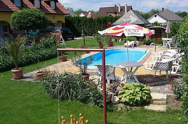 Appartement mit Garten, Terrasse und Grill