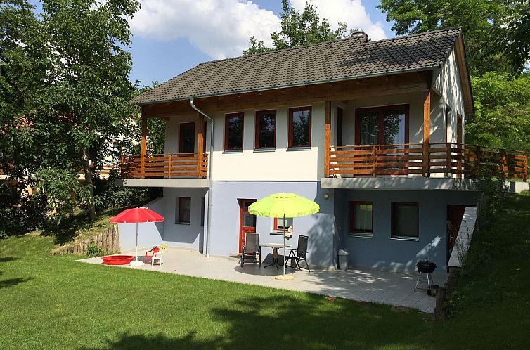 Vakantiehuis Haus mit großem Garten, Terrasse und Balkon