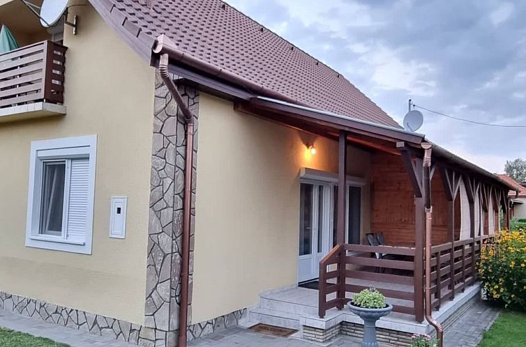 Unterkunft 0730568 - Ferienhaus BalatonSee - Vakantiehuis mit Grill, Terrasse und Garten