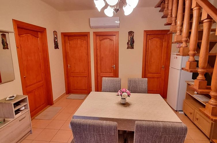 Vakantiehuis mit Grill, Terrasse und Garten