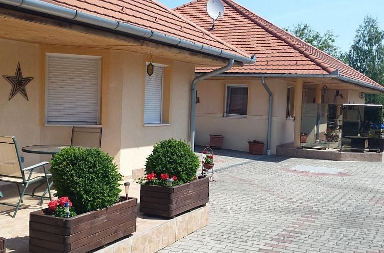 Unterkunft 0730815 - Ferienhaus BalatonSee - Vakantiehuis Hochwertiges Ferienhaus Steffi mit Terrasse