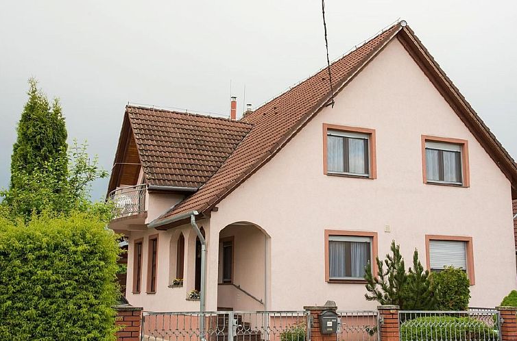 Vakantiehuis Wohnung mit Garten, Grill und Gemeinschaftspool