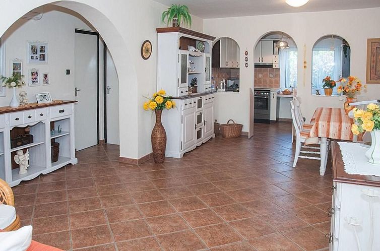 Vakantiehuis Wohnung mit Garten, Grill und Gemeinschaftspool