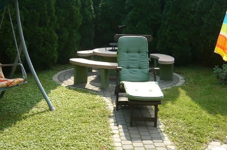 Appartement mit möblierter Terrasse