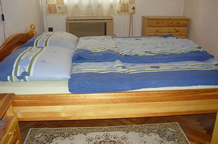 Appartement mit möblierter Terrasse