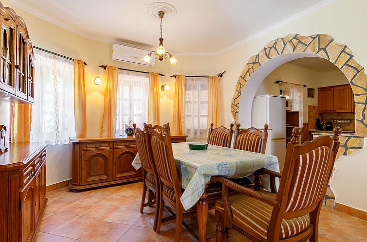 Vakantiehuis Tamas (SZA180)