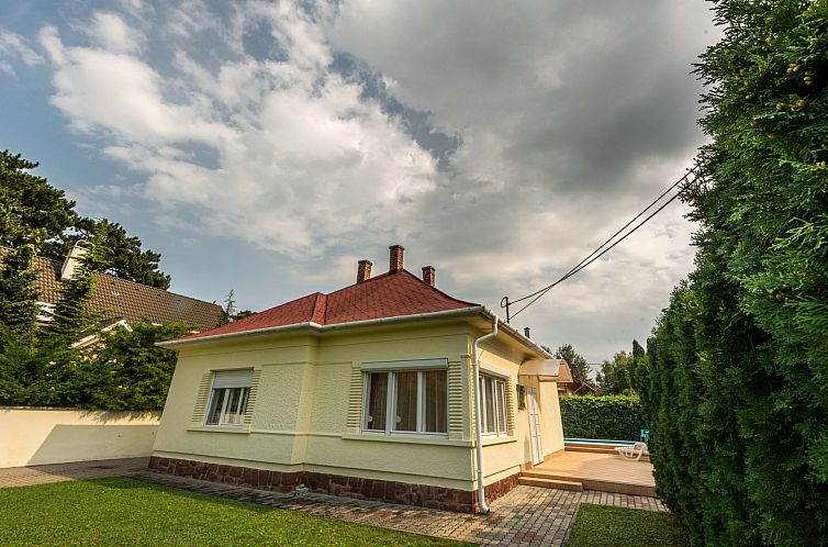Vakantiehuis Privathaus mit Pool und Garten in Siofok