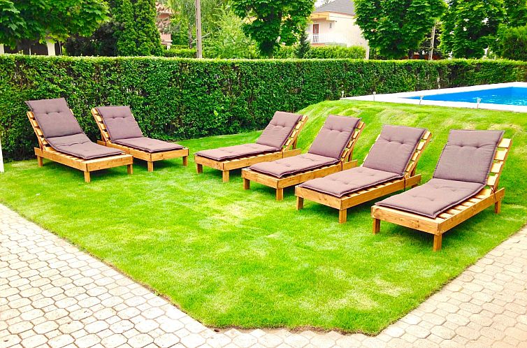 Vakantiehuis Großes Ferienhaus in Siófok mit Privatem Pool