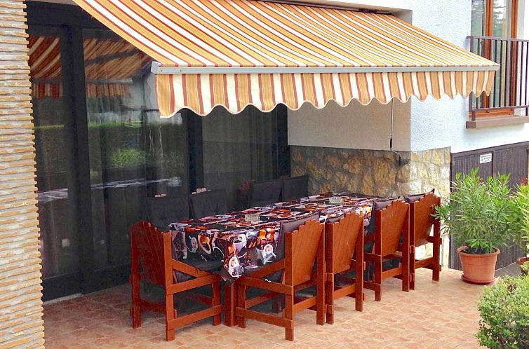 Vakantiehuis Großes Ferienhaus in Siófok mit Privatem Pool