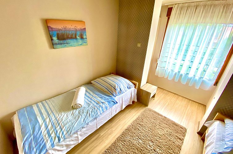 Vakantiehuis Großes Ferienhaus in Siófok mit Privatem Pool