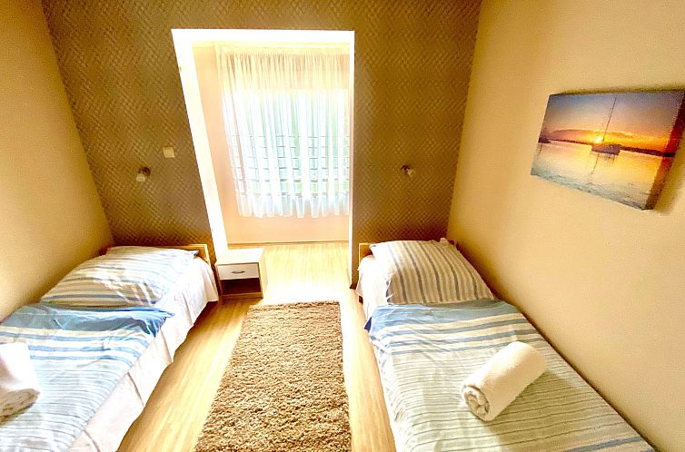 Vakantiehuis Großes Ferienhaus in Siófok mit Privatem Pool