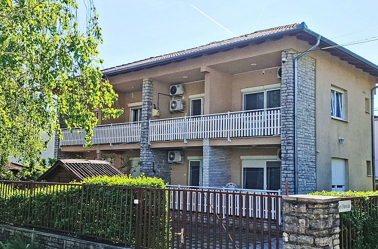 Guest house 0731423 - Apartment Balatonlake - Appartement Merz Siófok