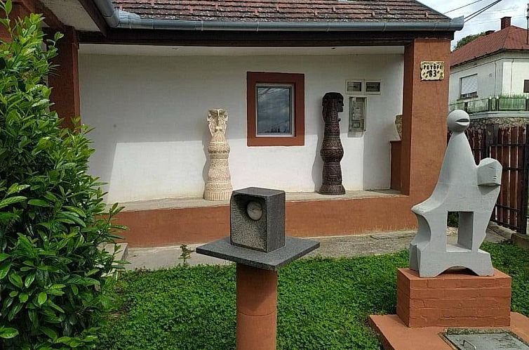 Vrijstaande woning in Alsómocsolád