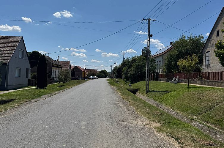 Vrijstaande woning in Almamellék