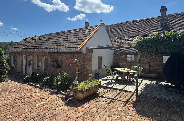 Vrijstaande woning in Almamellék