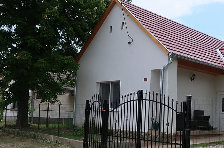 Vakantiehuisje in Döbrököz