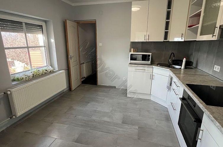 Vrijstaande woning in Döbrököz
