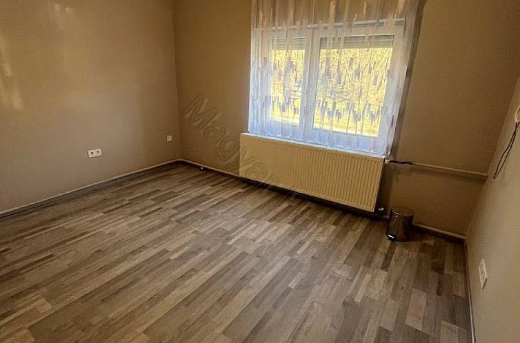 Vrijstaande woning in Döbrököz