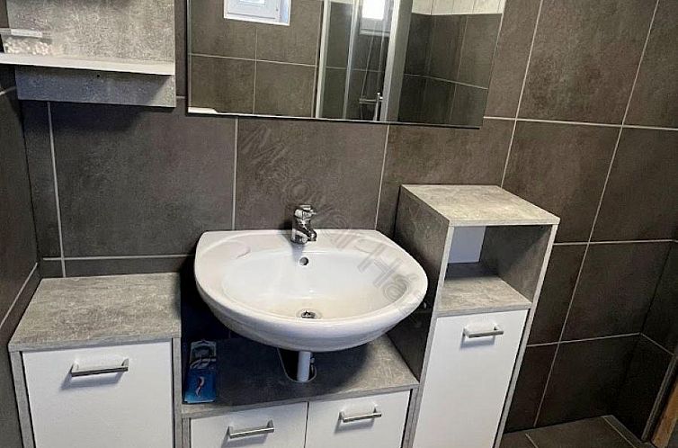 Vrijstaande woning in Döbrököz