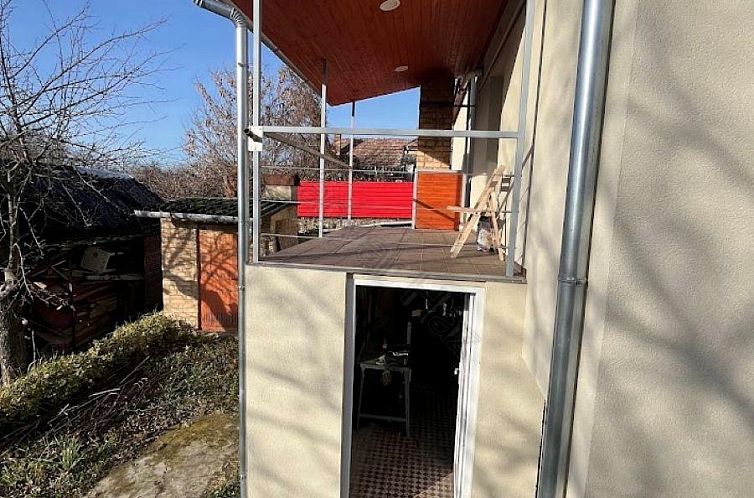 Vrijstaande woning in Döbrököz